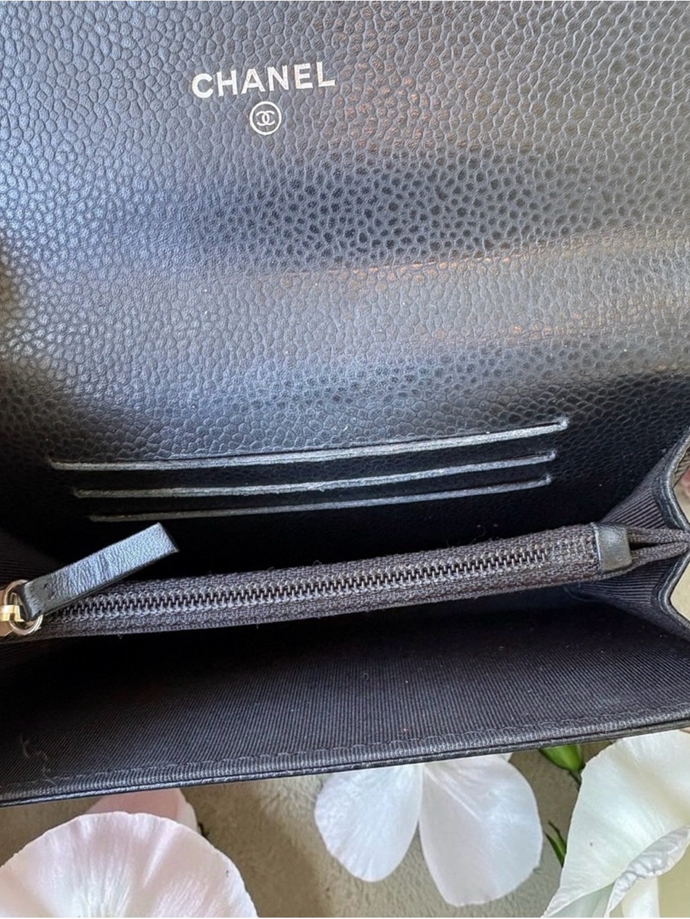 CHANEL Black Quilted Caviar Leather Wallet with SILVER CC Logo - Picture 3 of 4